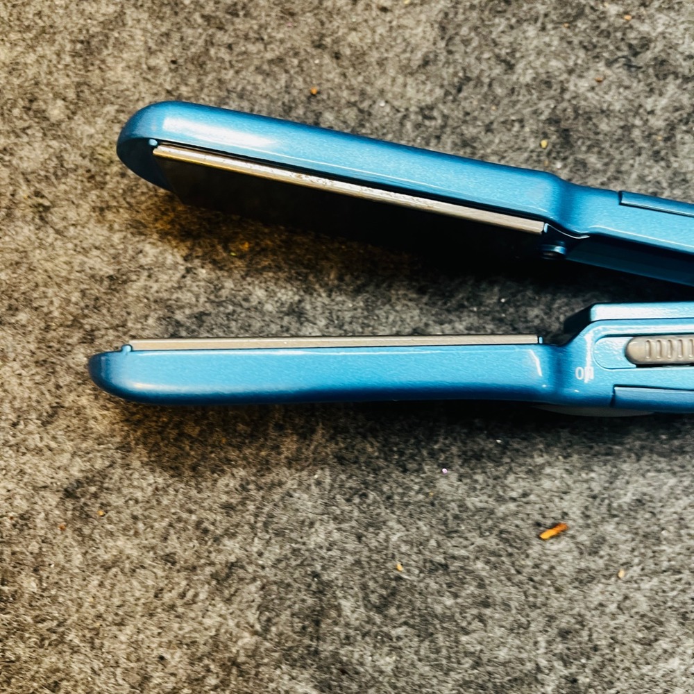 BaBylissPRO Nano Titanium 1 Inch Flat Iron Blue Hair Straightener